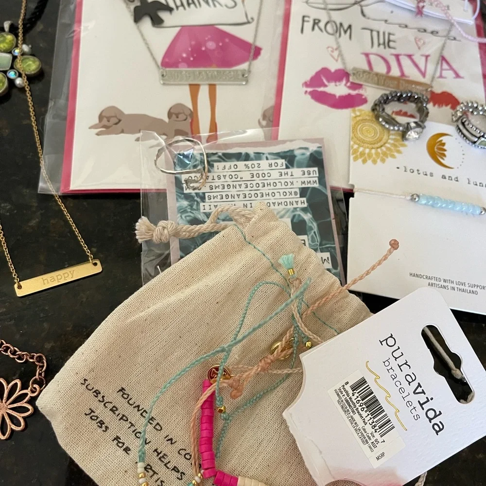 🎈SOLD🎈Massive jewelry bundle! Over 60 pieces! - Picture 3 of 6